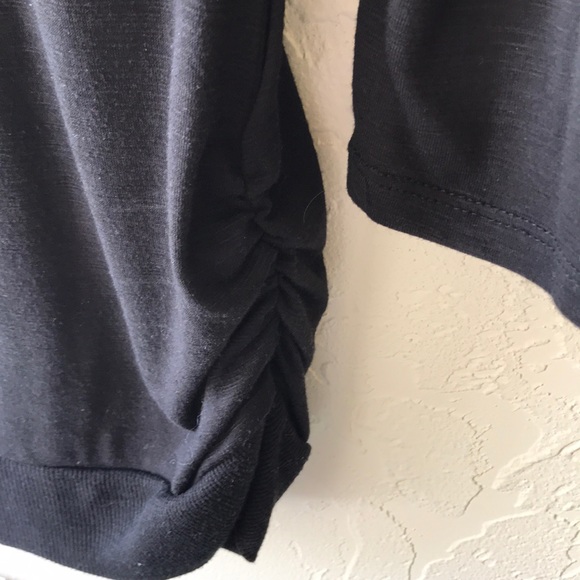 No Boundaries - Cute and comfy top - Picture 3 of 3